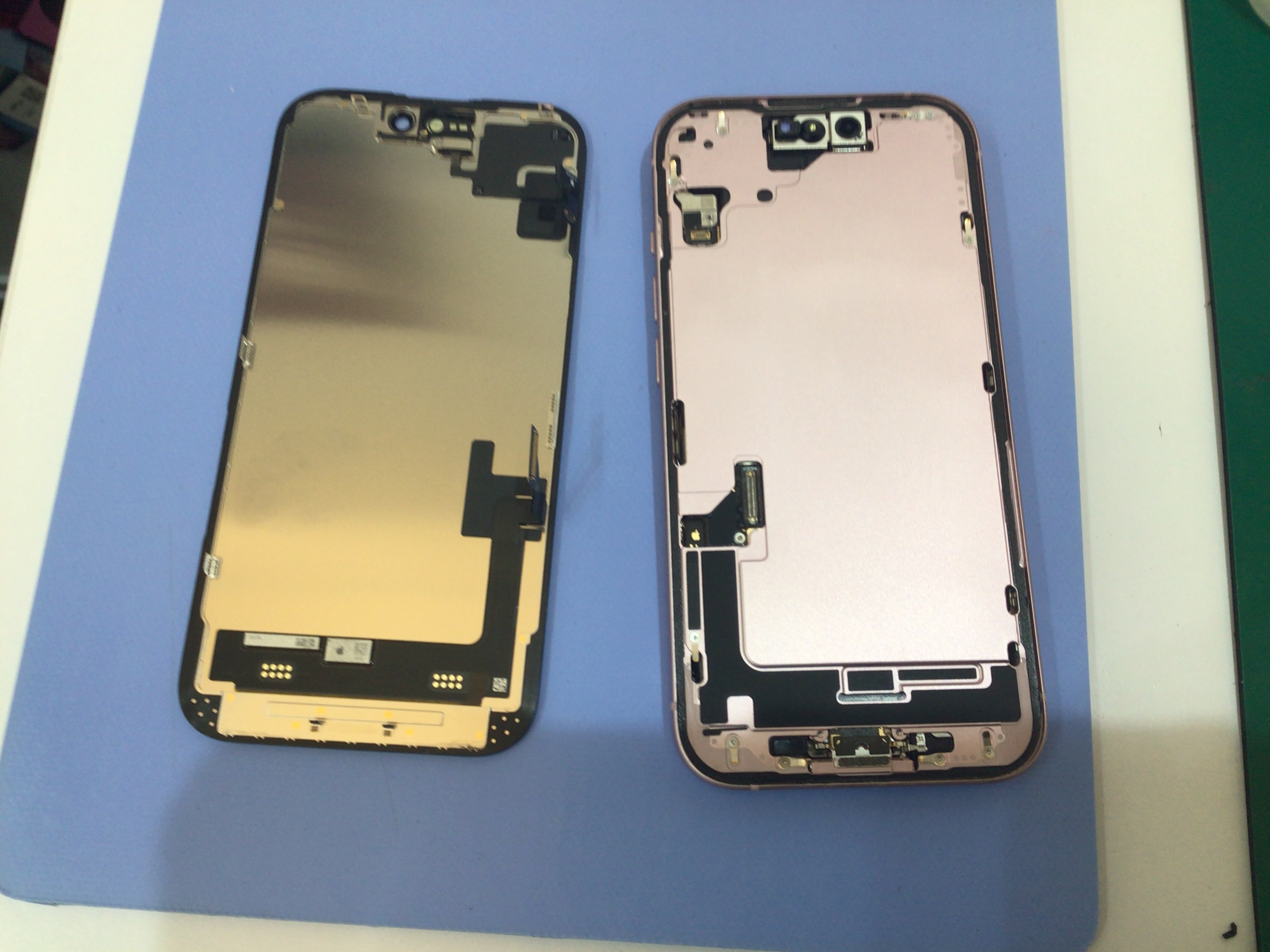【イーアス高尾】iPhone15　の液晶交換（データそのまま！）｜電池がすぐ減る症状を最短60分で改善